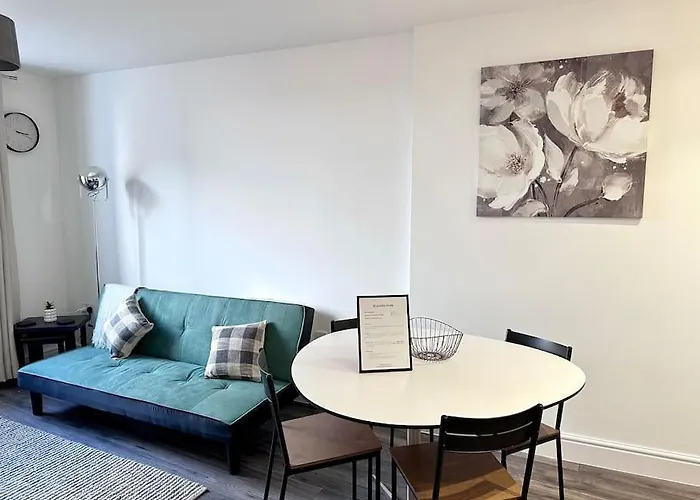 Queens House City Centre Apartments